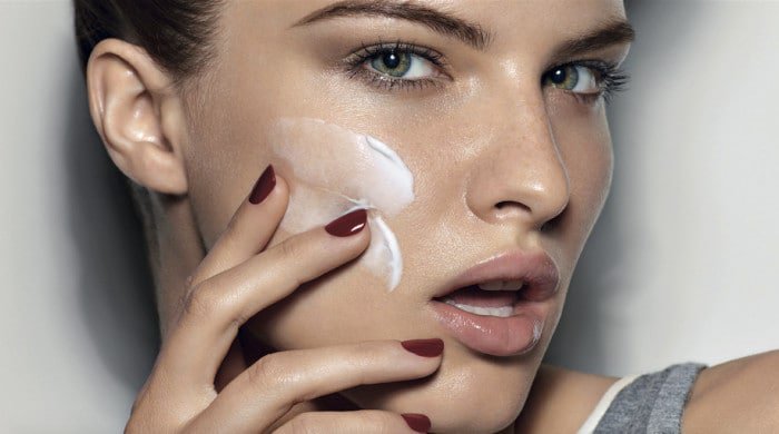 6-Things-Thatll-Happen-To-Your-Skin-If-You-Dont-Moisturise-copy-e1470838368710