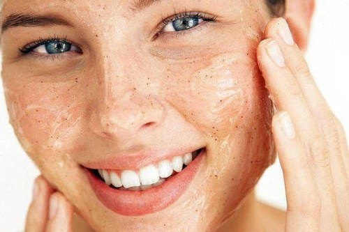 DIY-Face-scrubs-for-glowing-skin-4.jpg